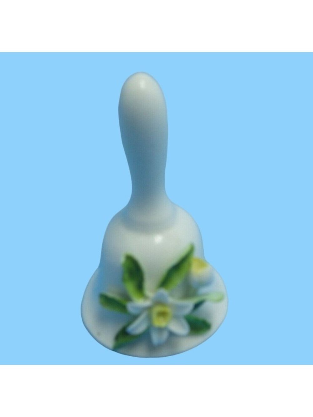 Bone China Bell Raised Blue Flower Daisy Small White